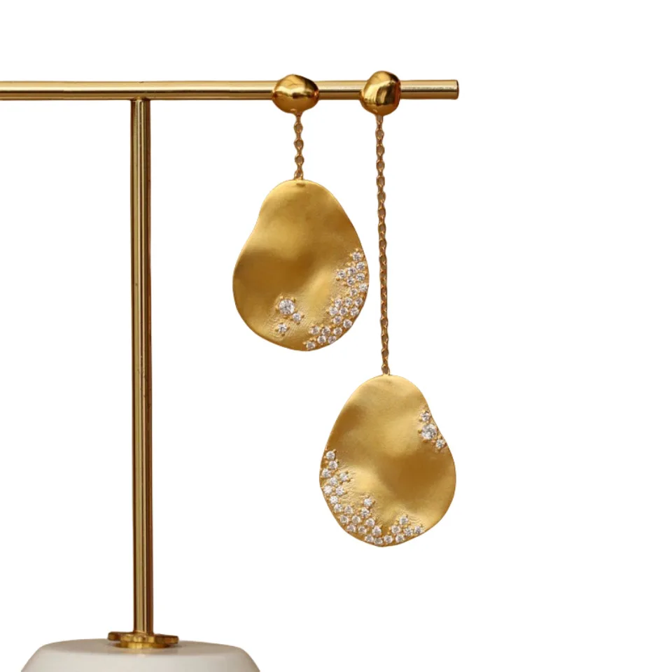 Vintage 18K Gold Filled Zircons Irregular Ear Drop Dangles For Women Luxury Designer Rigato Tassel Chunky Stud Earring Jewelry
Vintage 18K Gold Filled Zircons Irregular Ear Drop Dangles For Women Luxury Designer Rigato Tassel Chunky Stud Earring Jewelry