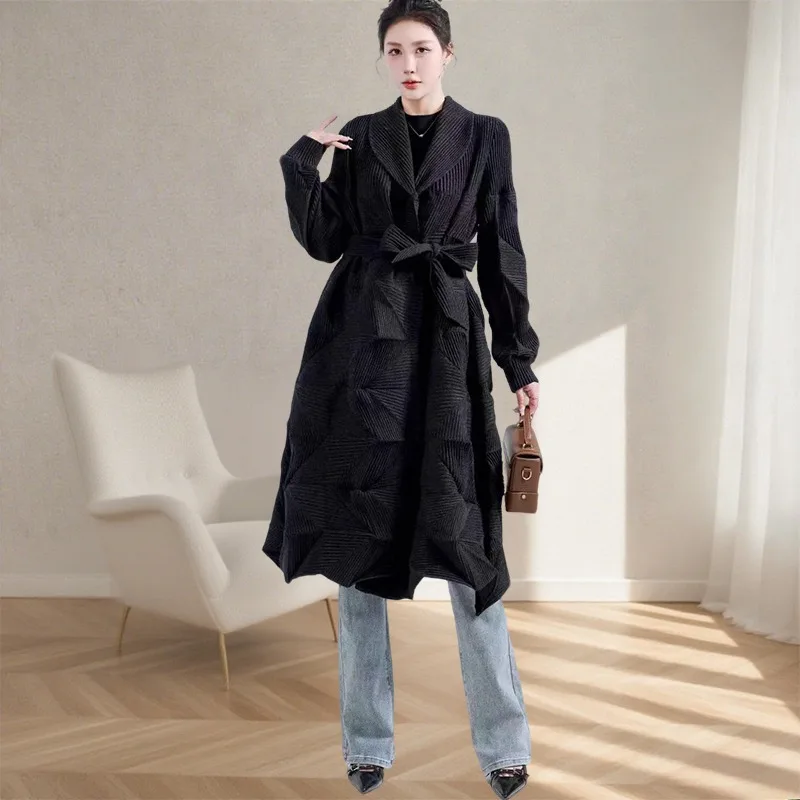 Женское пальто Miyake, куртка 202, осень и зима, новый плиссированный плащ с длинными рукавами на шнуровке, тонкая универсальная пригородная одежда
Женское пальто Miyake, куртка 202, осень и зима, новый плиссированный плащ с длинными рукавами на шнуровке, тонкая универсальная пригородная одежда