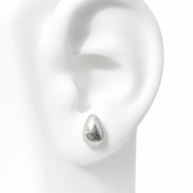 New Simple and Fashionable White Crystal Stud Earrings, High-end Versatile Water Drop Earrings, Earrings.
New Simple and Fashionable White Crystal Stud Earrings, High-end Versatile Water Drop Earrings, Earrings.