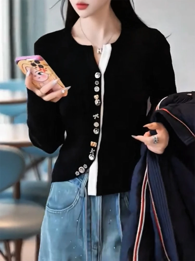 Дизайнерский вязаный кардиган с цветными вставками, осенне-зимняя новинка, большие размеры, элегантный, стройнящий, универсальный топ
Дизайнерский вязаный кардиган с цветными вставками, осенне-зимняя новинка, большие размеры, элегантный, стройнящий, универсальный топ