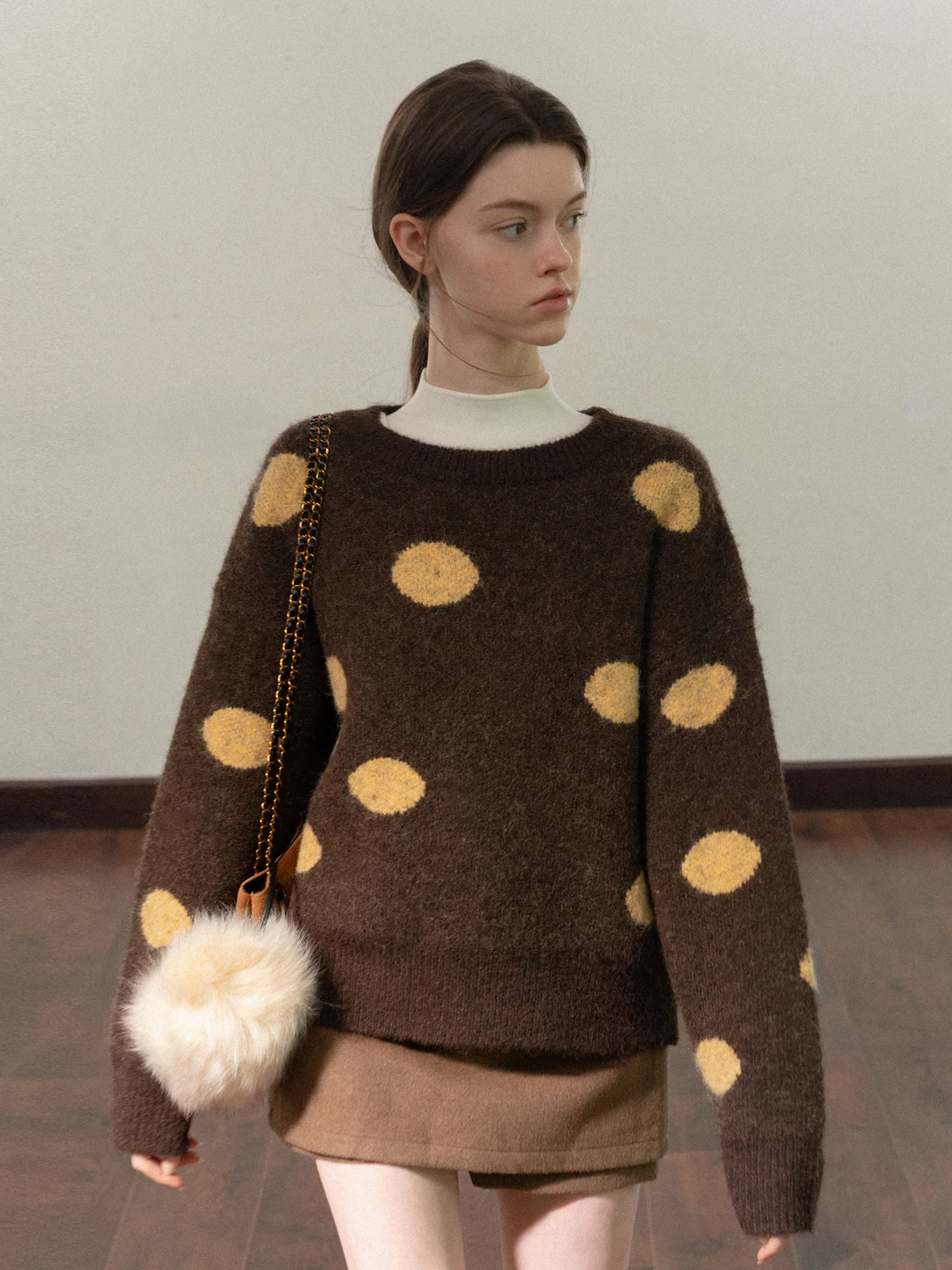 Вязаный свитер оверсайз EGGKA с круглым вырезом и принтом в горошек, зимний, кофейного цвета, свободный крой, Meralde Personali, модный женский топ
Вязаный свитер оверсайз EGGKA с круглым вырезом и принтом в горошек, зимний, кофейного цвета, свободный крой, Meralde Personali, модный женский топ