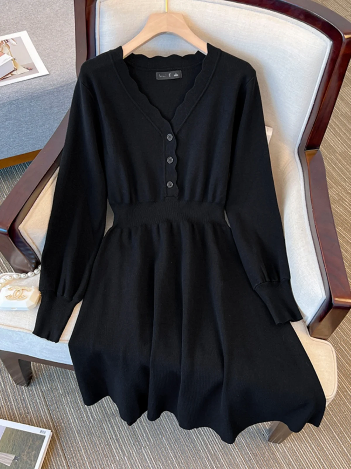 plus Size Spring Knitted Dress High Waist A-Line Skirt V-Neck Long Sleeve Black Base Layer Sweater Dress for Pear Shaped Women
plus Size Spring Knitted Dress High Waist A-Line Skirt V-Neck Long Sleeve Black Base Layer Sweater Dress for Pear Shaped Women