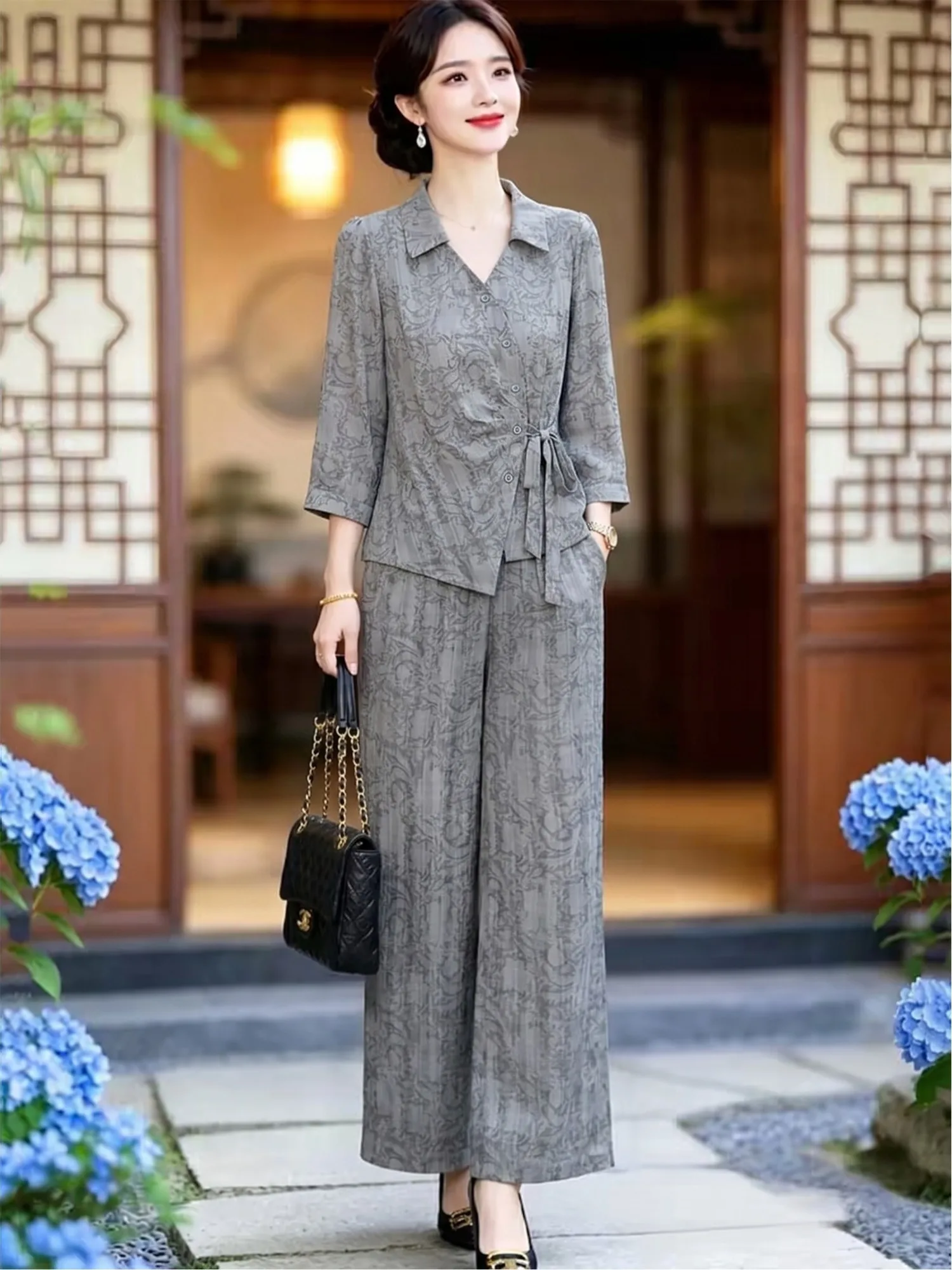 Elegant Slimming Two-Piece Set Casual Korean Style Nine-Piece Pants Breathable Lightweight Summer Fashion Ensemble for Women
Elegant Slimming Two-Piece Set Casual Korean Style Nine-Piece Pants Breathable Lightweight Summer Fashion Ensemble for Women