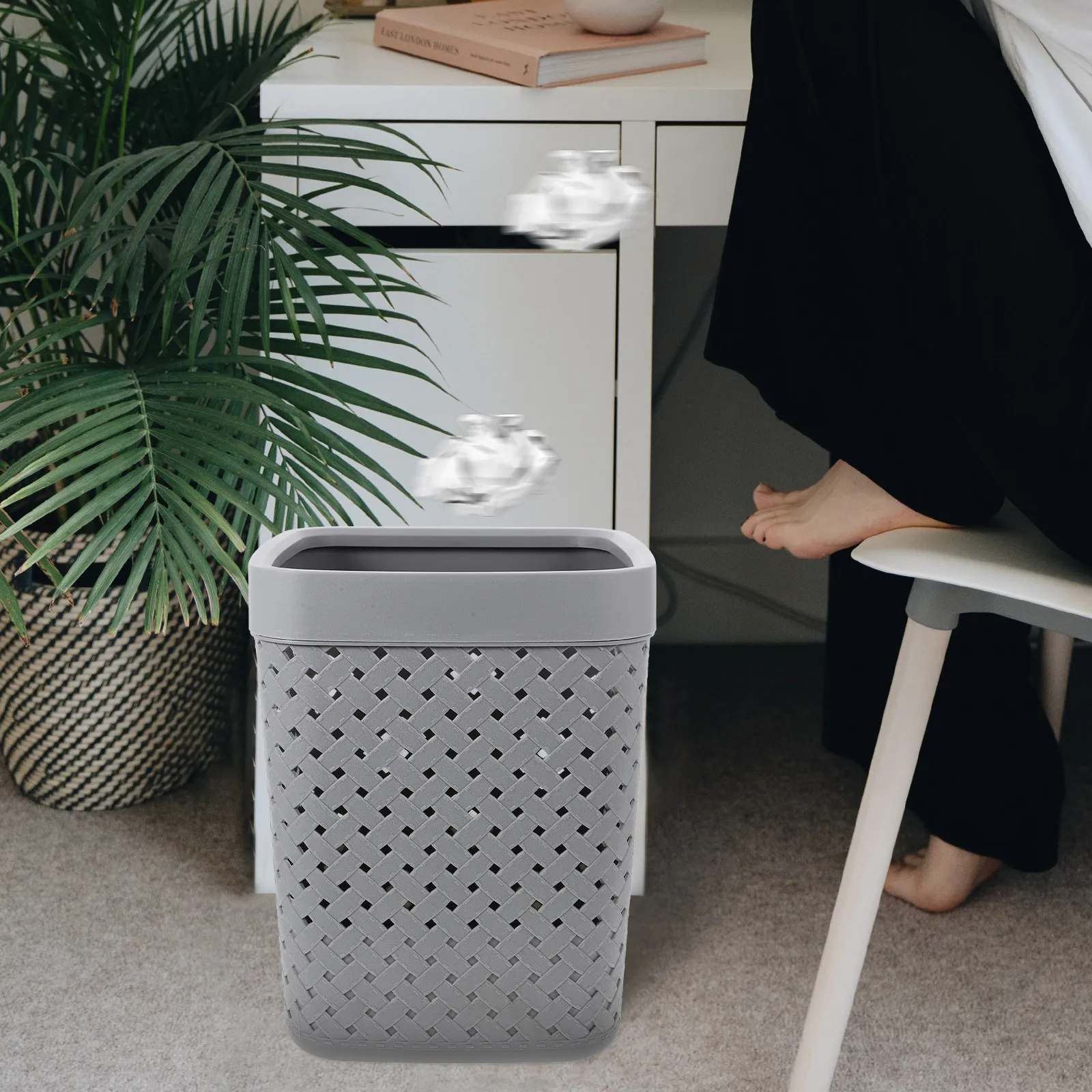 Modern Minimalist PP Trash Can for Bedroom Office Bathroom Kitchen Living Room Smooth Interior Easy Clean Wastebasket Garbage
Modern Minimalist PP Trash Can for Bedroom Office Bathroom Kitchen Living Room Smooth Interior Easy Clean Wastebasket Garbage