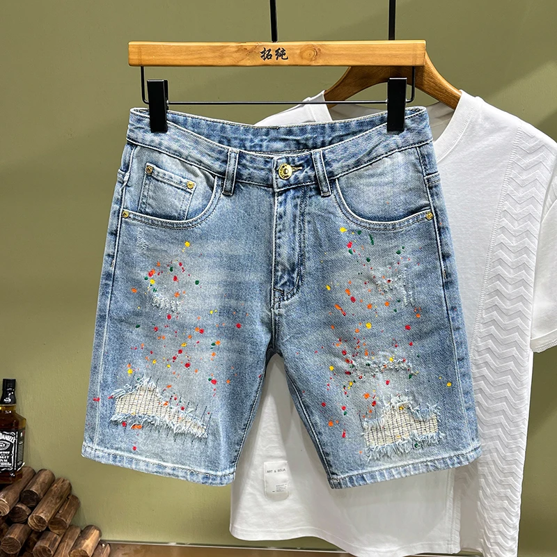 2024 summer new high-end personalized men's denim shorts broken tidal brand elastic Slim embroidery patches spray-painted pants
2024 summer new high-end personalized men's denim shorts broken tidal brand elastic Slim embroidery patches spray-painted pants
