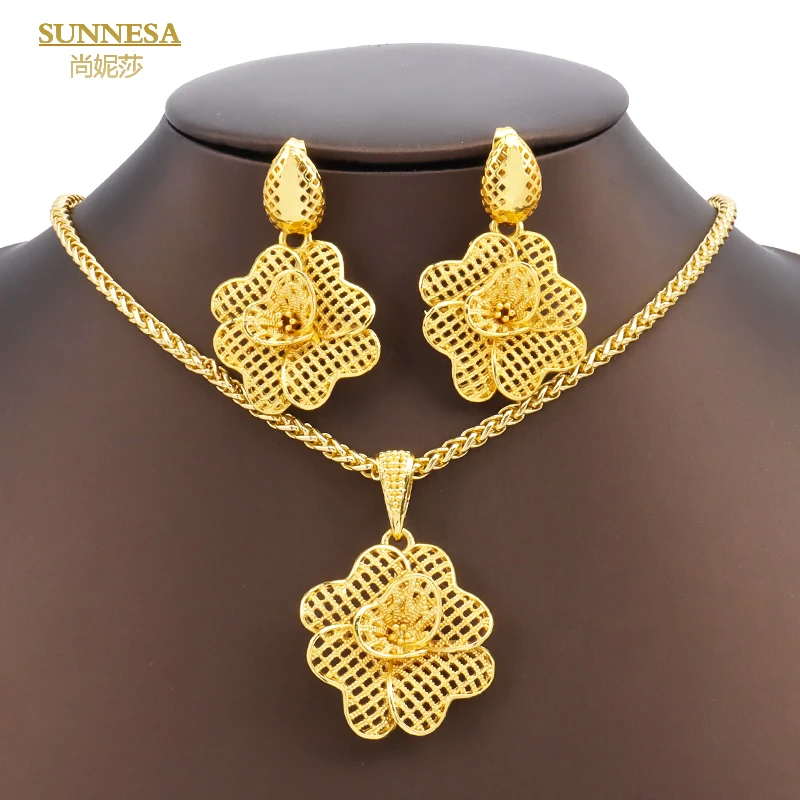 SUNNESA Dubai Golden Women African Jewelry Elegant Flower Pendant Necklace Drop Earrings Set Jewellery Accessories Daily Wear
SUNNESA Dubai Golden Women African Jewelry Elegant Flower Pendant Necklace Drop Earrings Set Jewellery Accessories Daily Wear