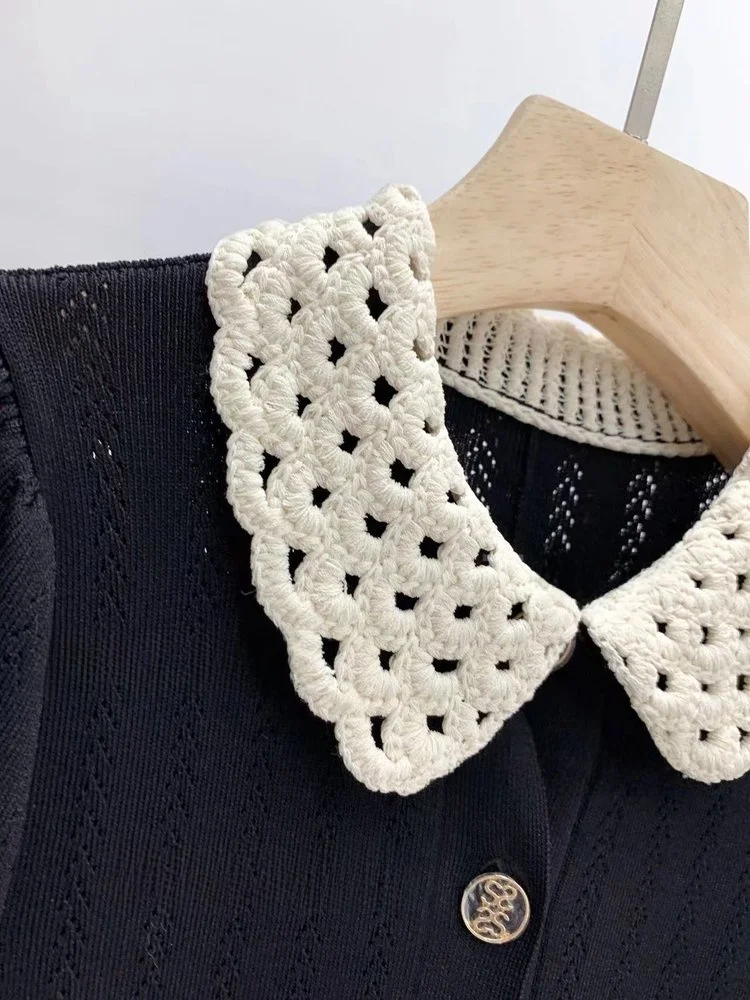 MaSandeS Осенне-зимнее трикотажное платье для офиса с вырезами, металлическим декором на воротнике, утягивающим поясом и пышными рукавами, с завышенной талией
MaSandeS Осенне-зимнее трикотажное платье для офиса с вырезами, металлическим декором на воротнике, утягивающим поясом и пышными рукавами, с завышенной талией