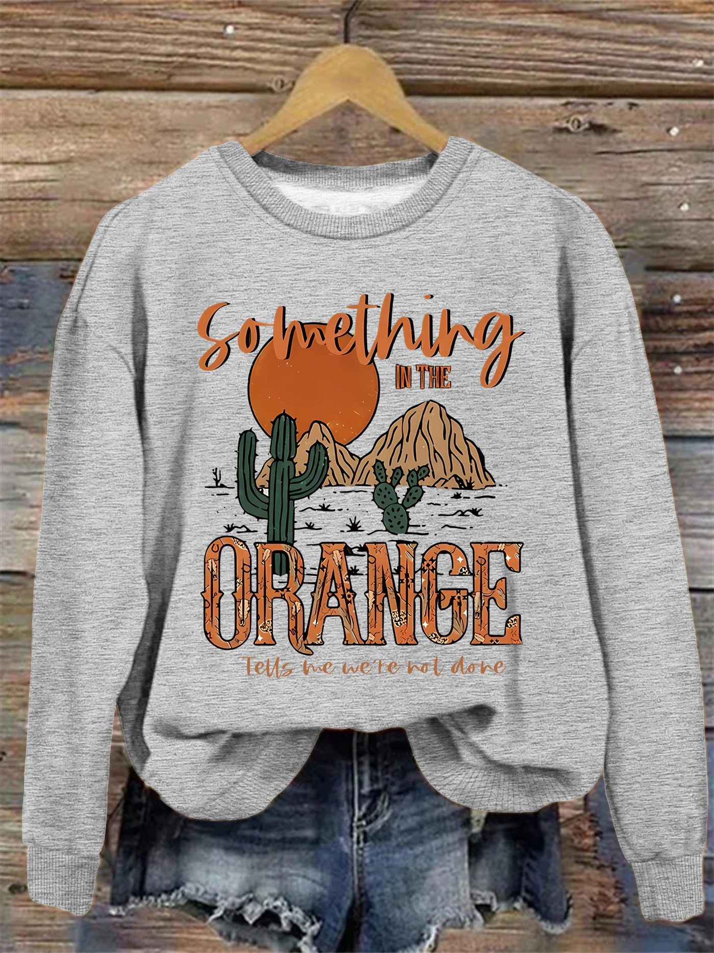 Cactus print sweatshirt, crew neck casual sweatshirt for winter & fall, women's clothing.
Cactus print sweatshirt, crew neck casual sweatshirt for winter & fall, women's clothing.