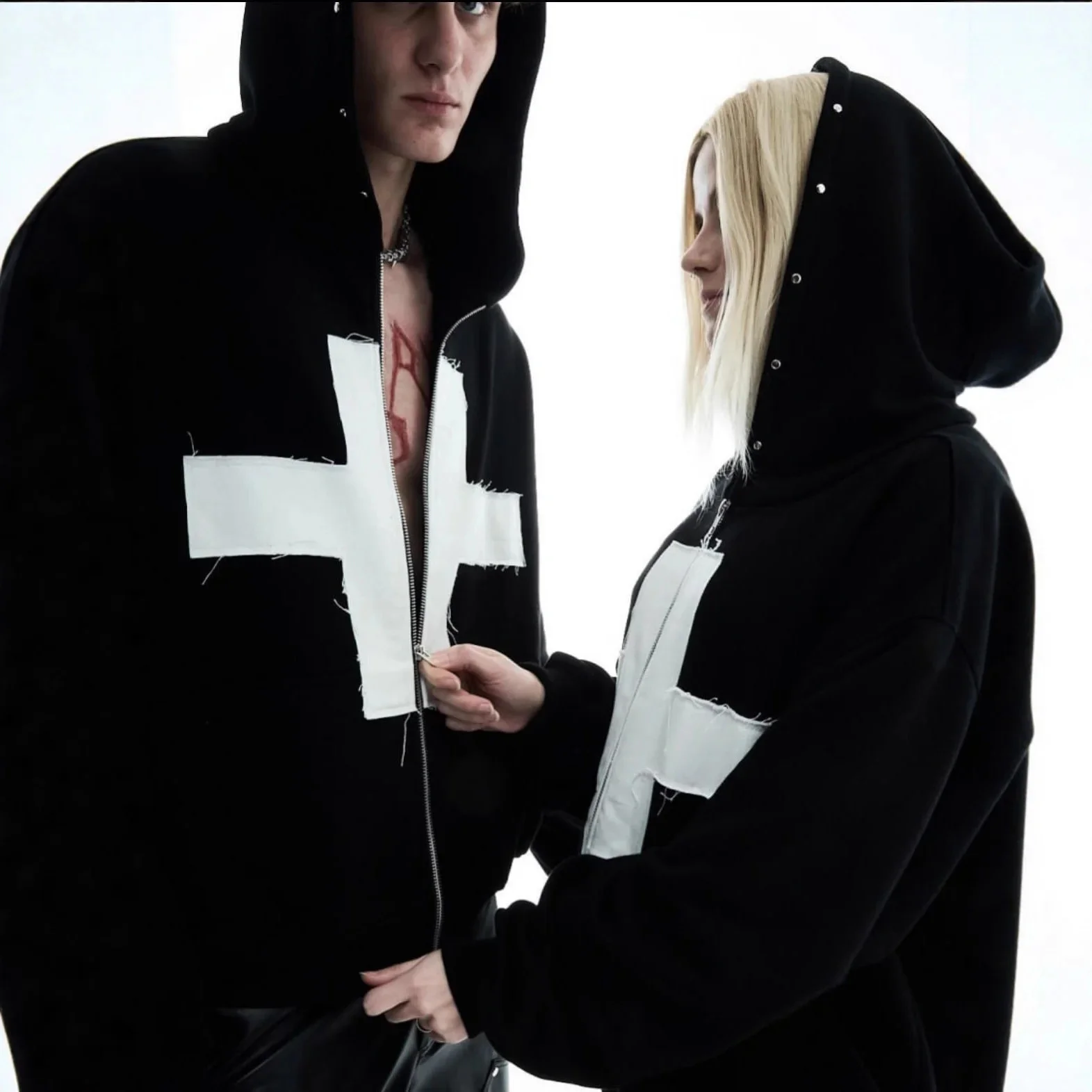Street Harajuku Gothic Vintage Zipper Hooded Sweatshirt Warm Large Size Cross-Shaped Y2K Flee Dark Top Clothing
Street Harajuku Gothic Vintage Zipper Hooded Sweatshirt Warm Large Size Cross-Shaped Y2K Flee Dark Top Clothing