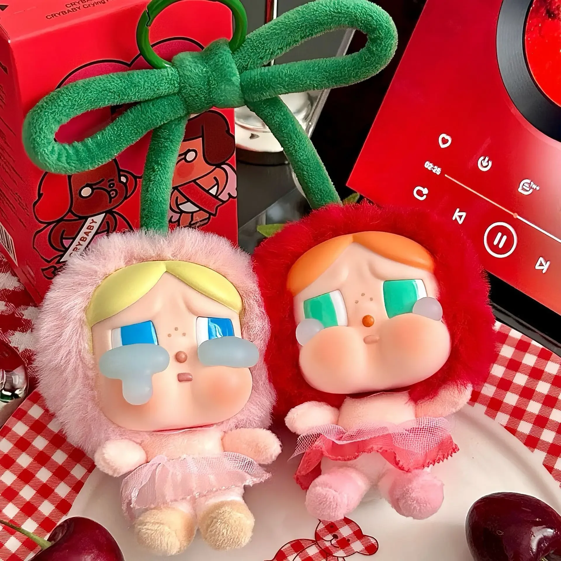 Подлинная серия Crybaby Crybaby Crying For Love, виниловая кукла с лицом, подвесная открытка, милые фигурки Love You Cherry Much, брелок, кулон, подарок
Подлинная серия Crybaby Crybaby Crying For Love, виниловая кукла с лицом, подвесная открытка, милые фигурки Love You Cherry Much, брелок, кулон, подарок