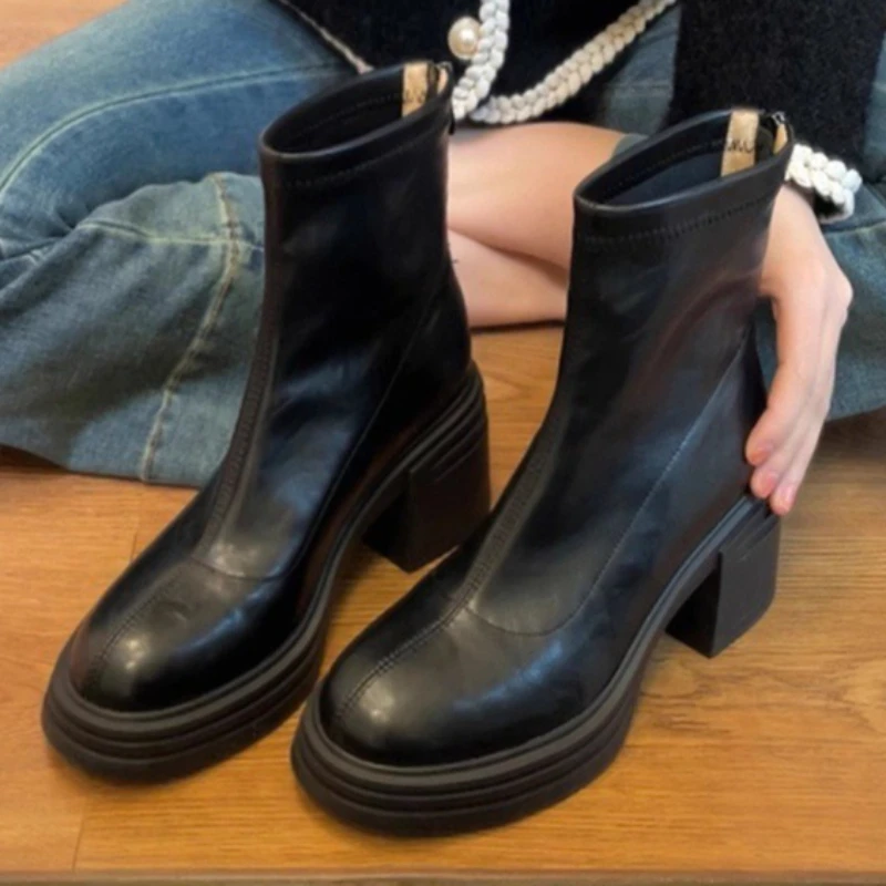 Женские короткие ботинки на толстой подошве, женские ботинки в британском стиле, универсальные модные утягивающие ботинки на толстом высоком каблуке с круглым носком для женщин
Женские короткие ботинки на толстой подошве, женские ботинки в британском стиле, универсальные модные утягивающие ботинки на толстом высоком каблуке с круглым носком для женщин