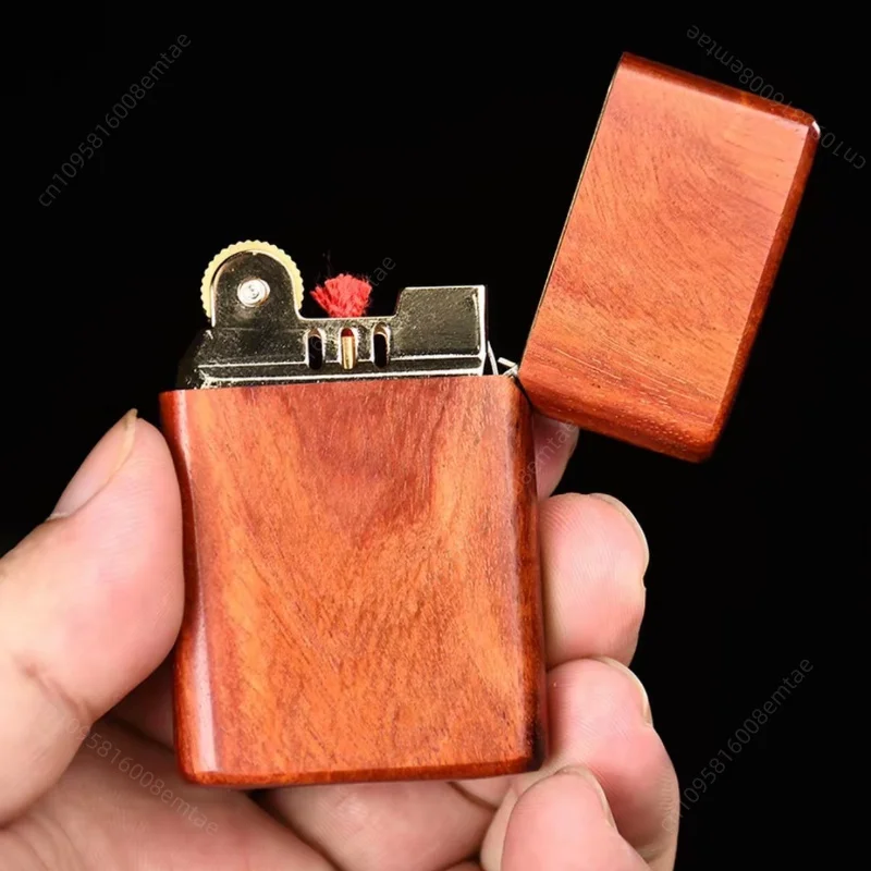 2026 CHIEF solid wood classic flip ultra-thin fuel lighter, high-end wood lighter, cigarette accessories, men's gift
2026 CHIEF solid wood classic flip ultra-thin fuel lighter, high-end wood lighter, cigarette accessories, men's gift