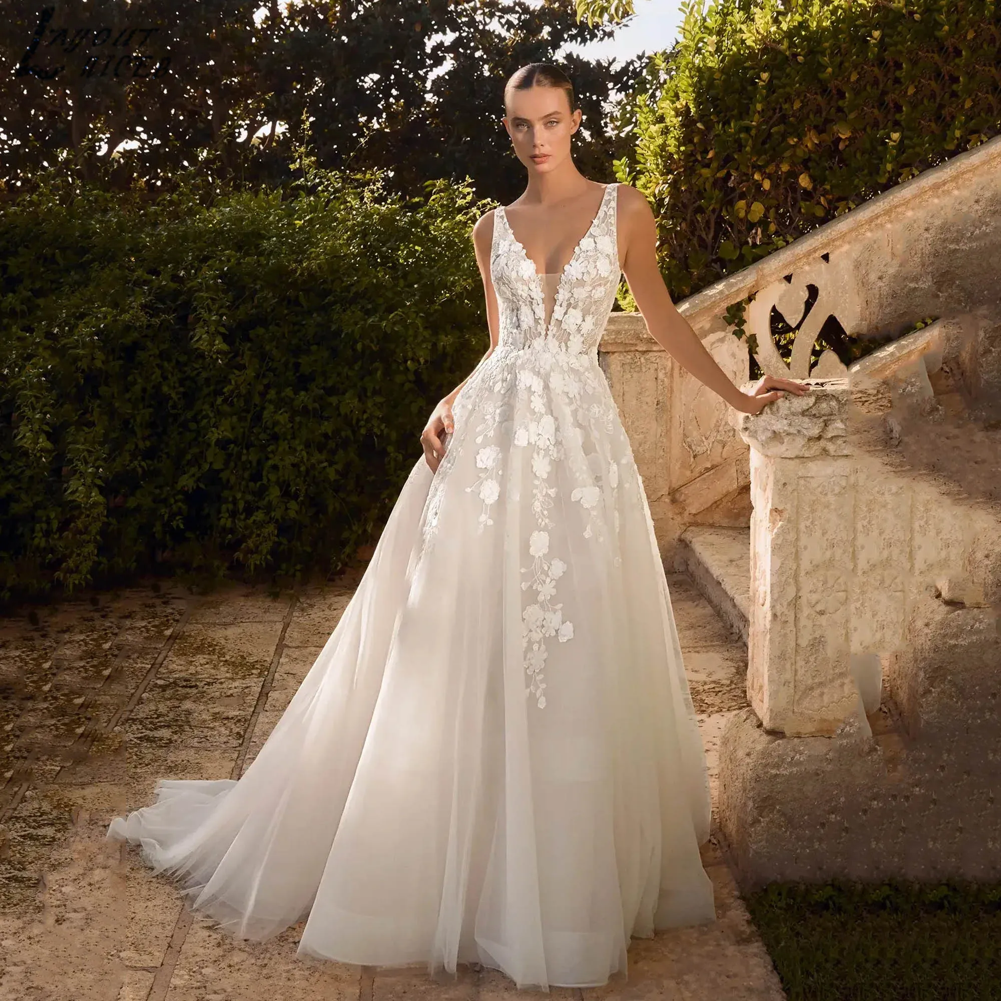 Classic Gowns For Bride Wide Straps A-line V-neck Wedding Dresses Elegant Appliques Tulle Backless vestidos de novia Customized
Classic Gowns For Bride Wide Straps A-line V-neck Wedding Dresses Elegant Appliques Tulle Backless vestidos de novia Customized