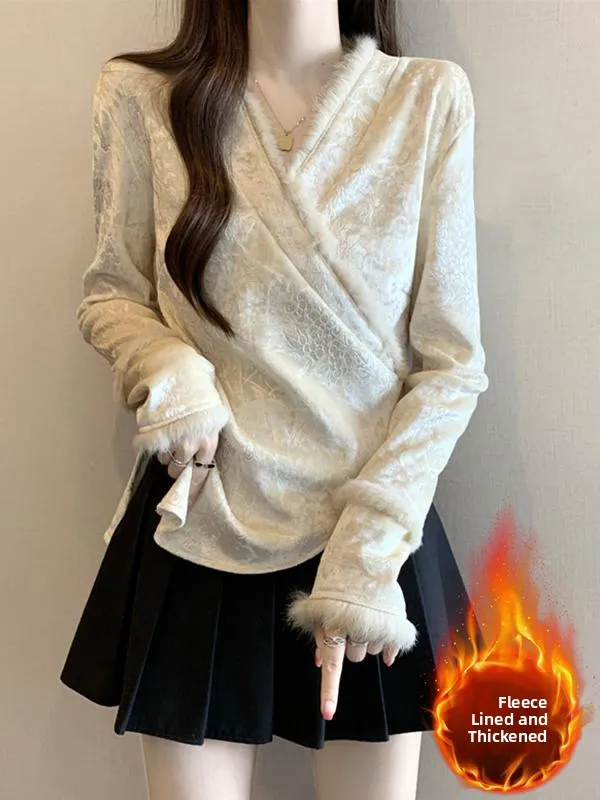 New Chinese Style V-neck Fleece-lined Women's Shirt Irregular Waist-cinching Bottoming Top for Plus-size Ladies
New Chinese Style V-neck Fleece-lined Women's Shirt Irregular Waist-cinching Bottoming Top for Plus-size Ladies