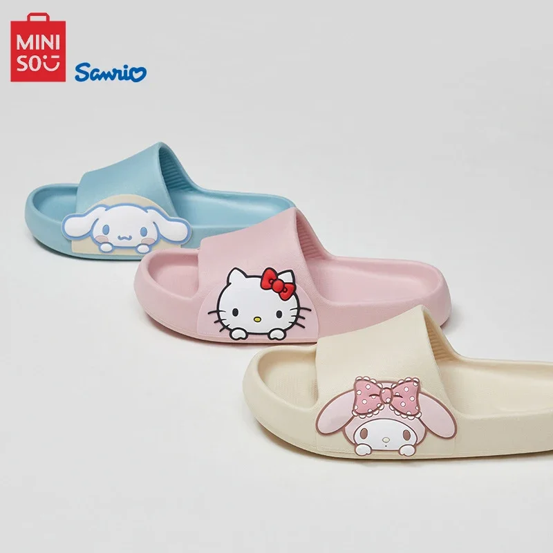 MINISO Sanrio, Hello Kitty мультфильм детские летние тапочки Cinnamoroll Нескользящие Симпатичные тапочки домашние тапочки с мягкой подошвой
MINISO Sanrio, Hello Kitty мультфильм детские летние тапочки Cinnamoroll Нескользящие Симпатичные тапочки домашние тапочки с мягкой подошвой