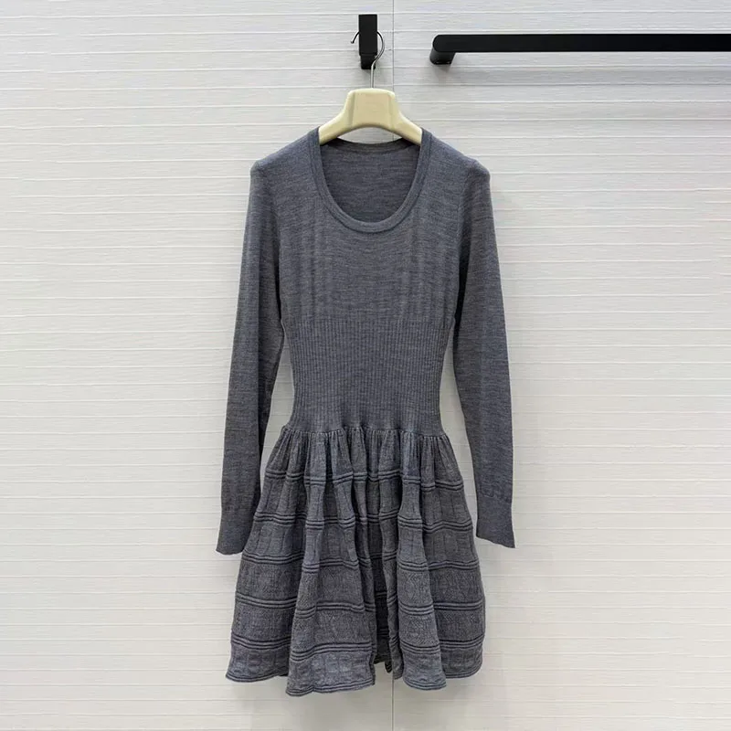 Женское шерстяное трикотажное платье, приталенное, с длинными рукавами и короткой юбкой, высококачественное вечернее платье, новинка весны 2026, Y2K
Женское шерстяное трикотажное платье, приталенное, с длинными рукавами и короткой юбкой, высококачественное вечернее платье, новинка весны 2026, Y2K