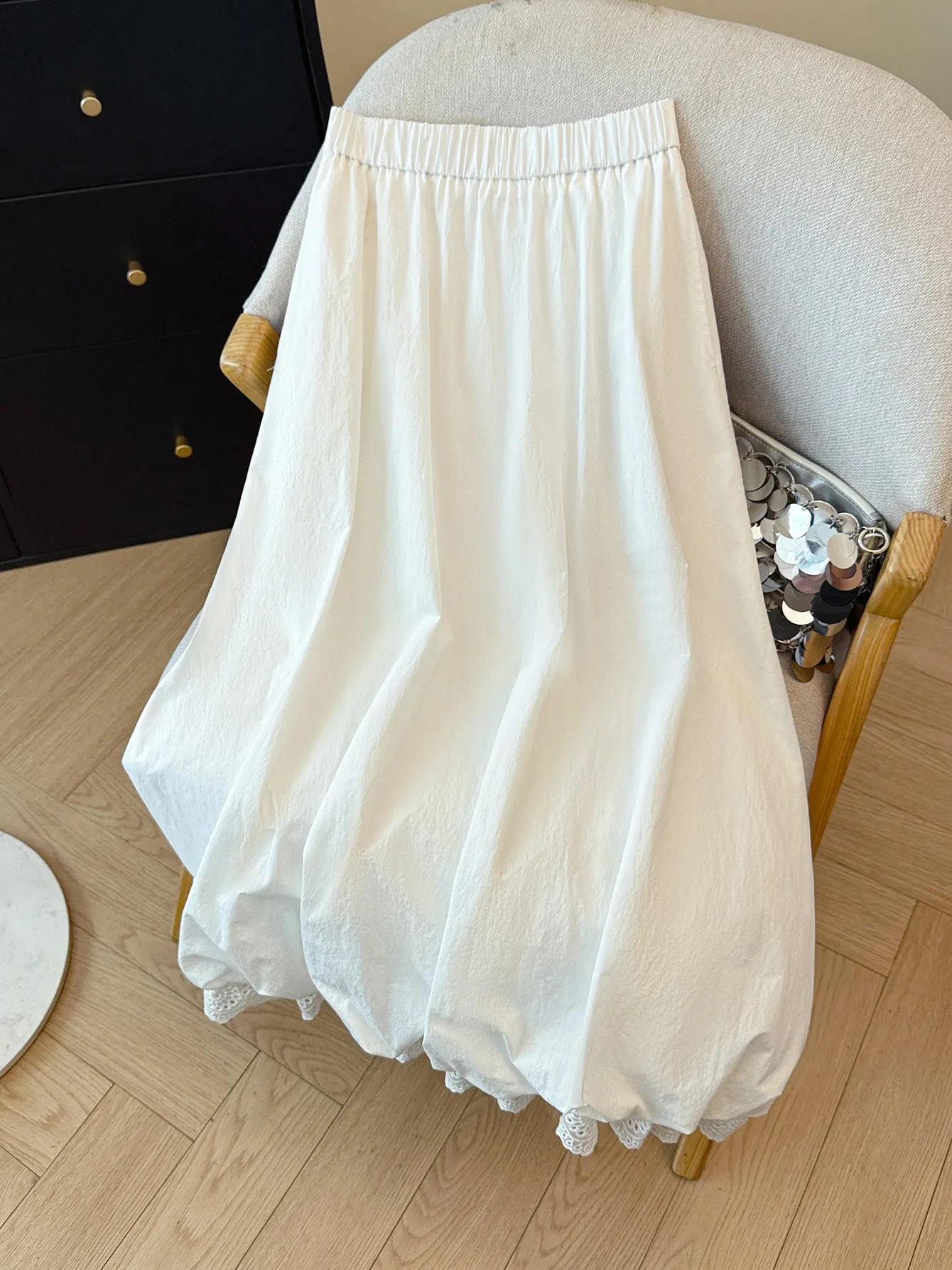 Harajuku Vintage Black Elastic Waist Maxi Skirt Bud Lace Trim Hem Casual Loose A-line Summer Skirt Countryside Garden Outfits
Harajuku Vintage Black Elastic Waist Maxi Skirt Bud Lace Trim Hem Casual Loose A-line Summer Skirt Countryside Garden Outfits