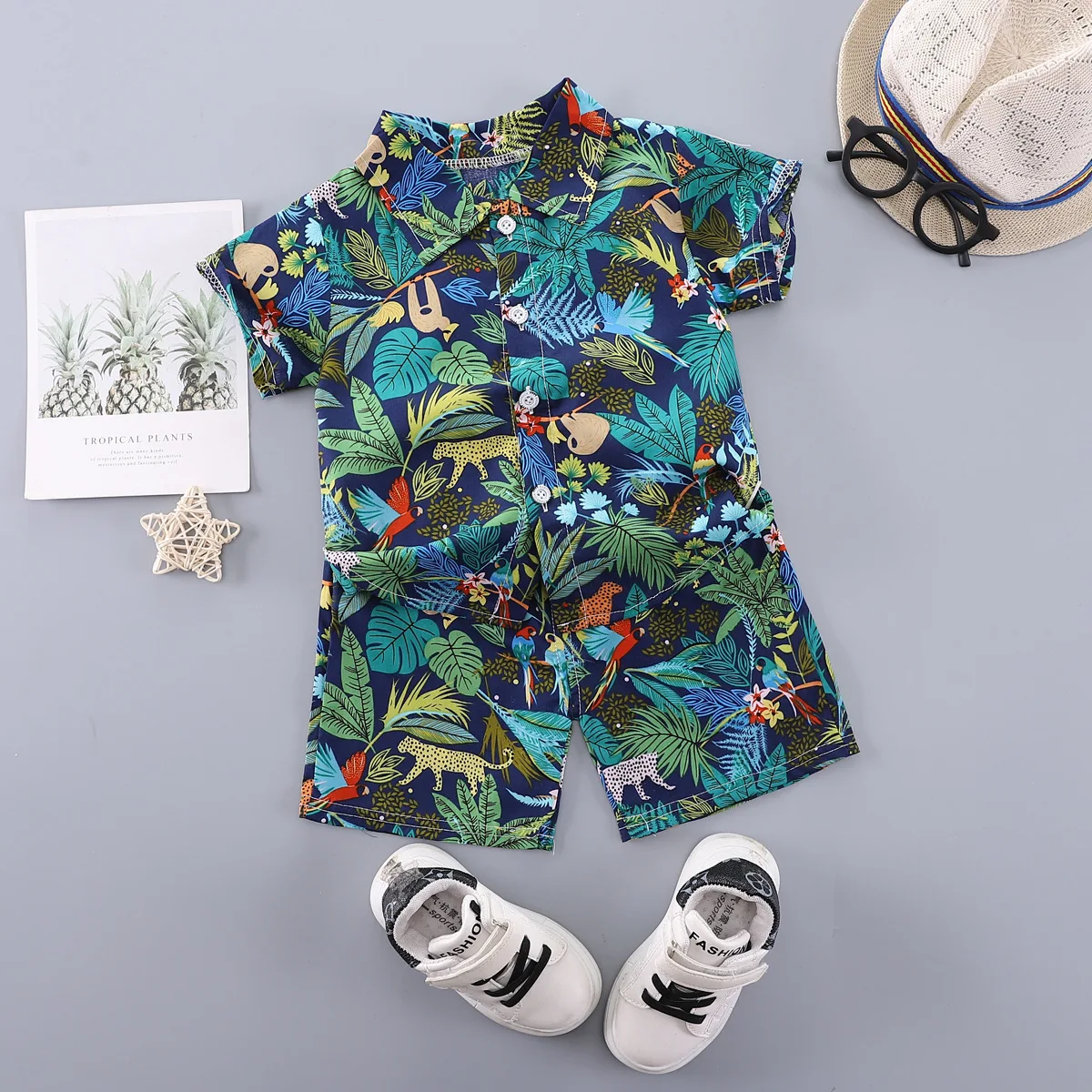 2 Piece Set Summer New Boys' Short Sleeved Shorts Style Boys' Casual Korean Handsome Kids Outwear Suit
2 Piece Set Summer New Boys' Short Sleeved Shorts Style Boys' Casual Korean Handsome Kids Outwear Suit