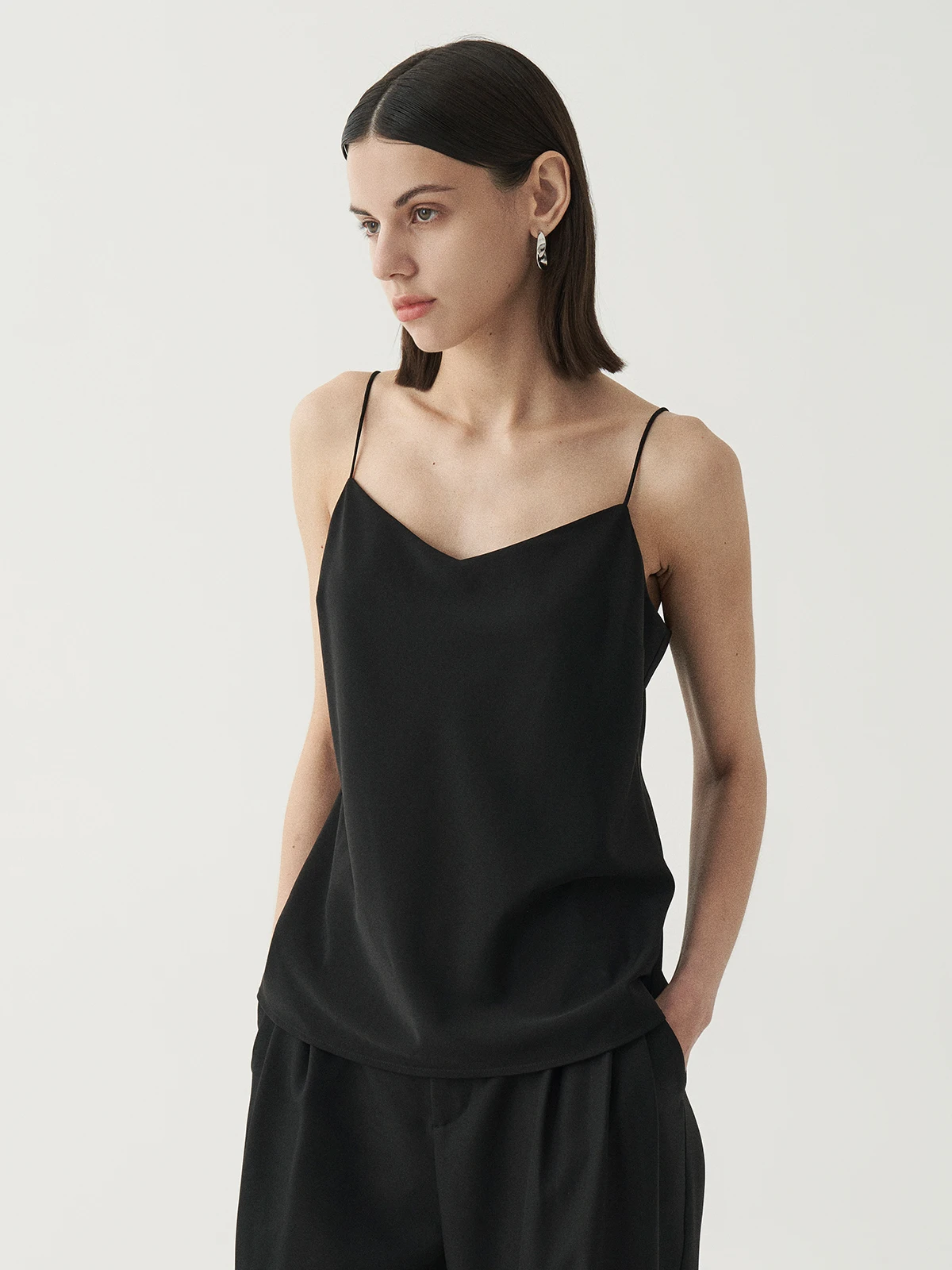 Black Drapey Satin Strapless Vest Women's V-neck Sleeveless Design Sensation Outerwear Elegant Top Pear Turbulence Sea
Black Drapey Satin Strapless Vest Women's V-neck Sleeveless Design Sensation Outerwear Elegant Top Pear Turbulence Sea