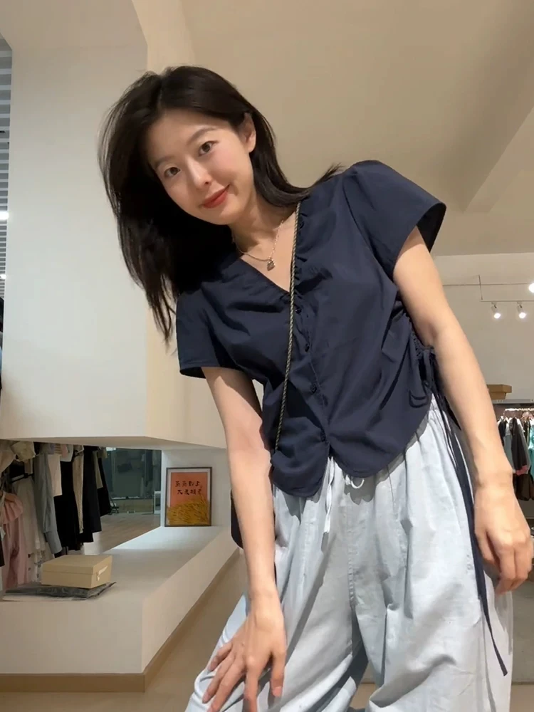 Women's Short Sleeve Shirt V-Neck Drawstring Waist Tie Slimming Short Length Top Korean Style Commute Fashion Casual Wear
Women's Short Sleeve Shirt V-Neck Drawstring Waist Tie Slimming Short Length Top Korean Style Commute Fashion Casual Wear