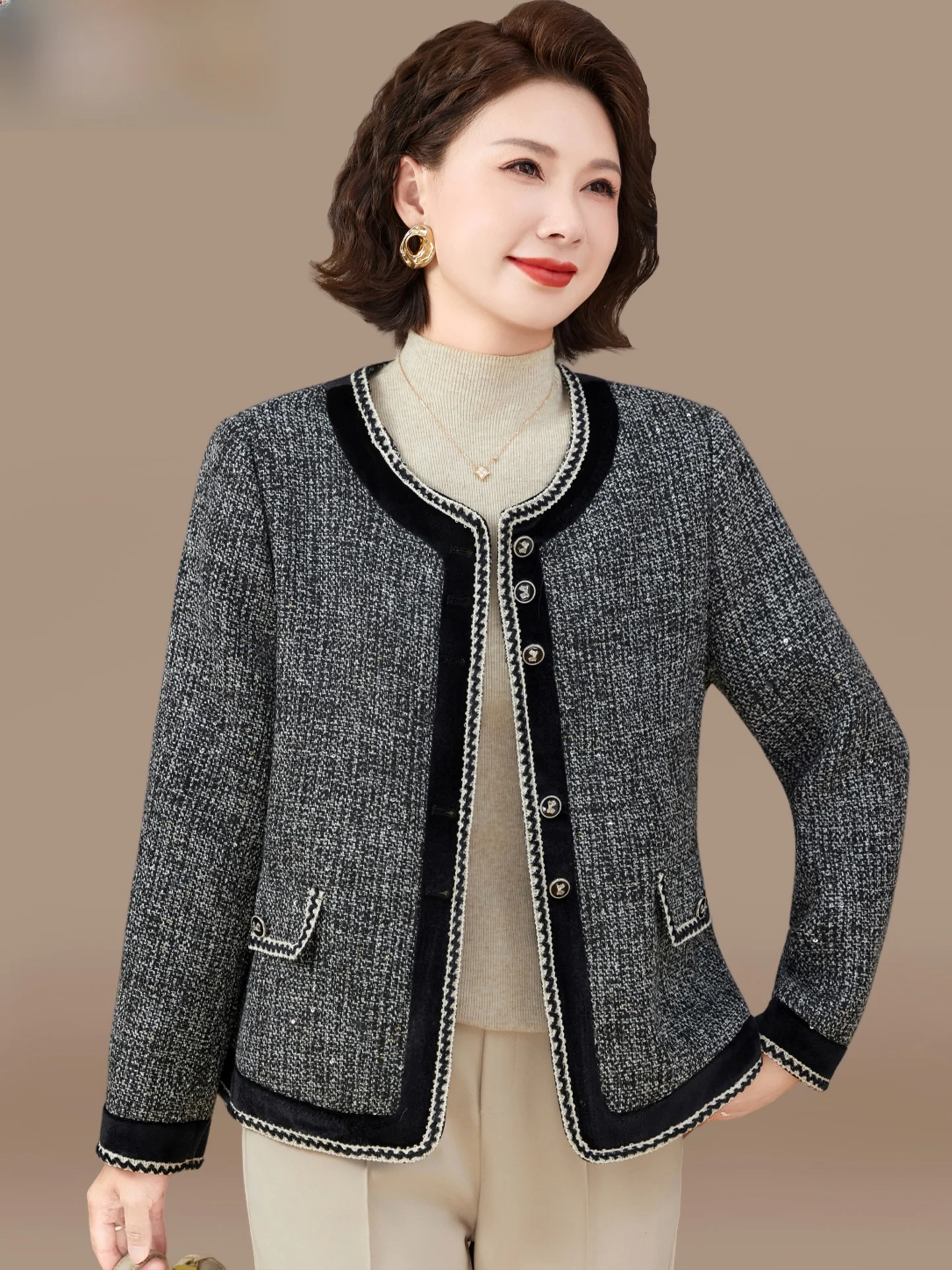 Ele Momma Autumn Faion Outerwear Small Fraance Sle Jaet Middle-Aged Women Top 2025 New Sle Spring Autumn Open C...
Ele Momma Autumn Faion Outerwear Small Fraance Sle Jaet Middle-Aged Women Top 2025 New Sle Spring Autumn Open C...