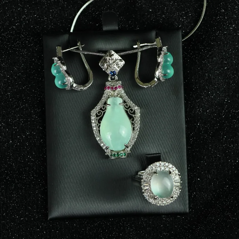 New Natural High-ice Mint Green Three-piece Set
New Natural High-ice Mint Green Three-piece Set