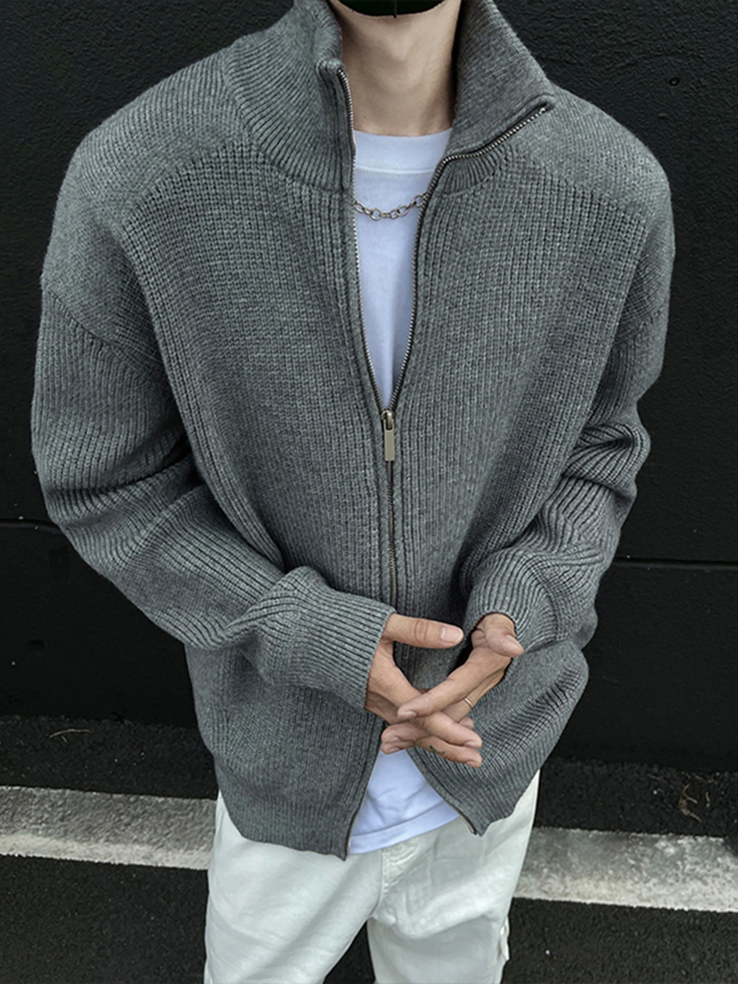 Gray Zipper Cardigan Sweater Men's Autumn Lazy High-End Knitted Shirt American Style Stand Collar Double Zipper Slim Fit Jacket
Gray Zipper Cardigan Sweater Men's Autumn Lazy High-End Knitted Shirt American Style Stand Collar Double Zipper Slim Fit Jacket