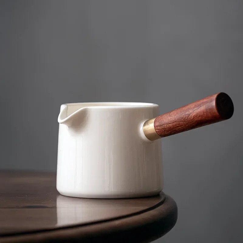 Dehua White Jade Porcelain Pitcher, Solid Wood, Side Handle, Anti-Scald Pitcher, Tea Set Dispenser, Kung Fu, Tea Set Dispenser
Dehua White Jade Porcelain Pitcher, Solid Wood, Side Handle, Anti-Scald Pitcher, Tea Set Dispenser, Kung Fu, Tea Set Dispenser