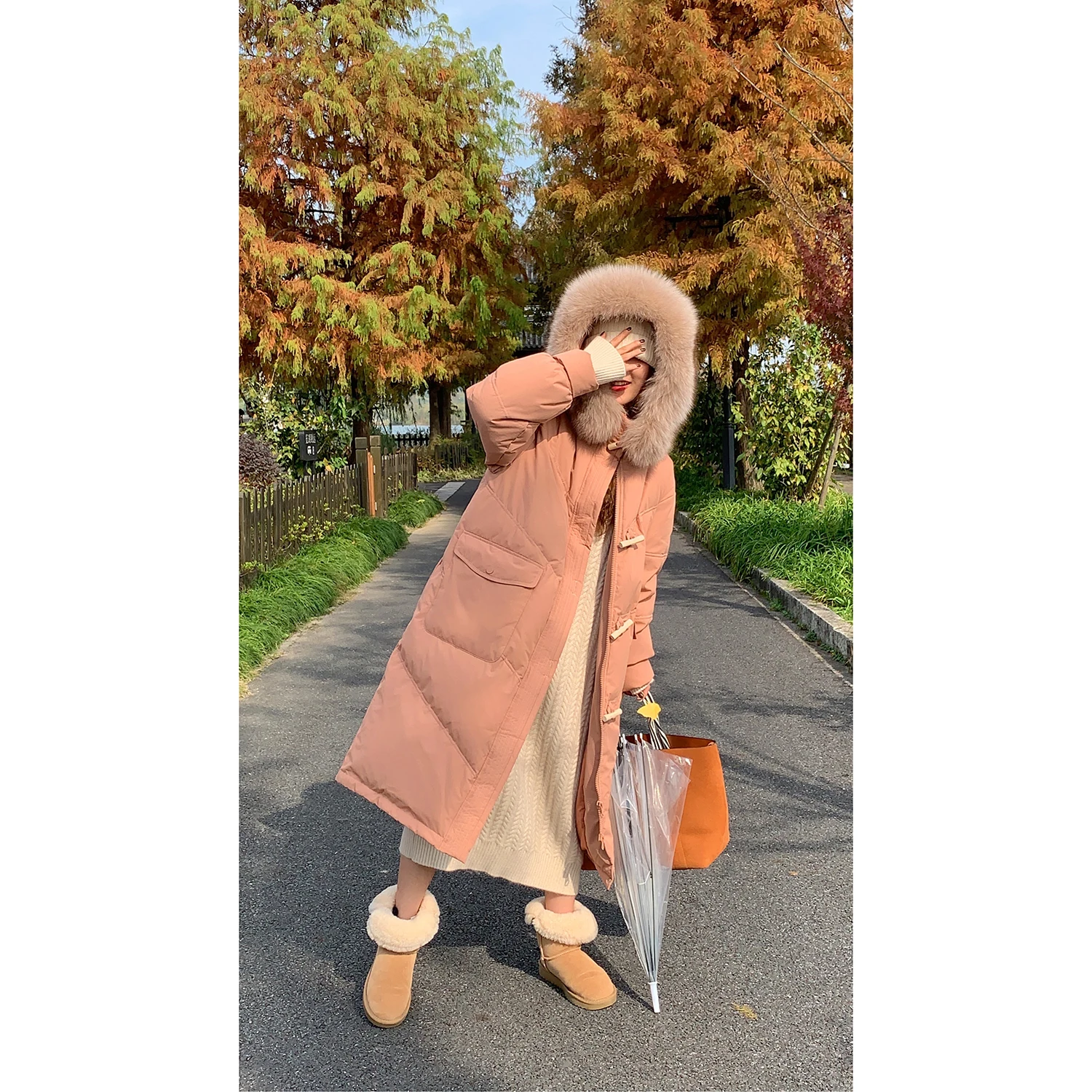 Женская удлиненная пуховая куртка Miajia с меховым воротником, оранжево-розовая, на пуговицах, с капюшоном, утепленная, осенне-зимняя верхняя одежда
Женская удлиненная пуховая куртка Miajia с меховым воротником, оранжево-розовая, на пуговицах, с капюшоном, утепленная, осенне-зимняя верхняя одежда