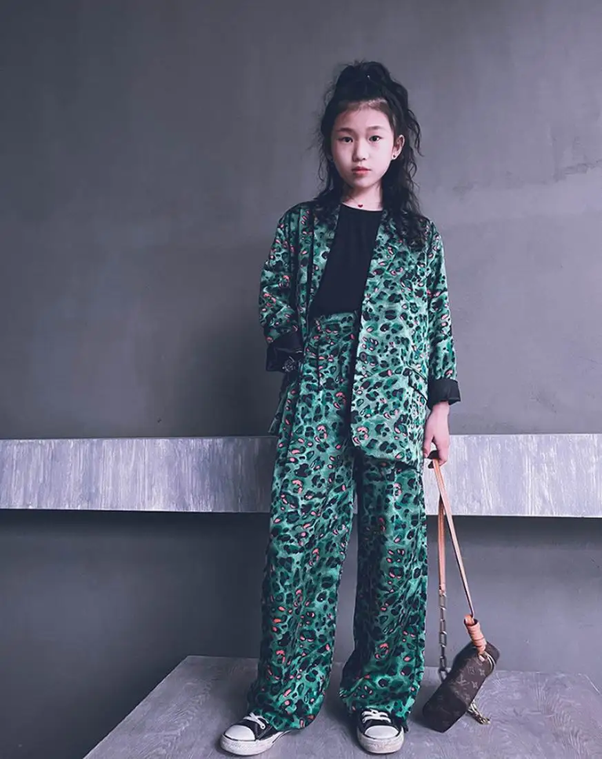 Children Suits Baby Girls Leopard Print Coat+Wide leg pants 2pcs kids Clothes Set Dance Hiphop Show Clothing 8 10 12 14 16
Children Suits Baby Girls Leopard Print Coat+Wide leg pants 2pcs kids Clothes Set Dance Hiphop Show Clothing 8 10 12 14 16