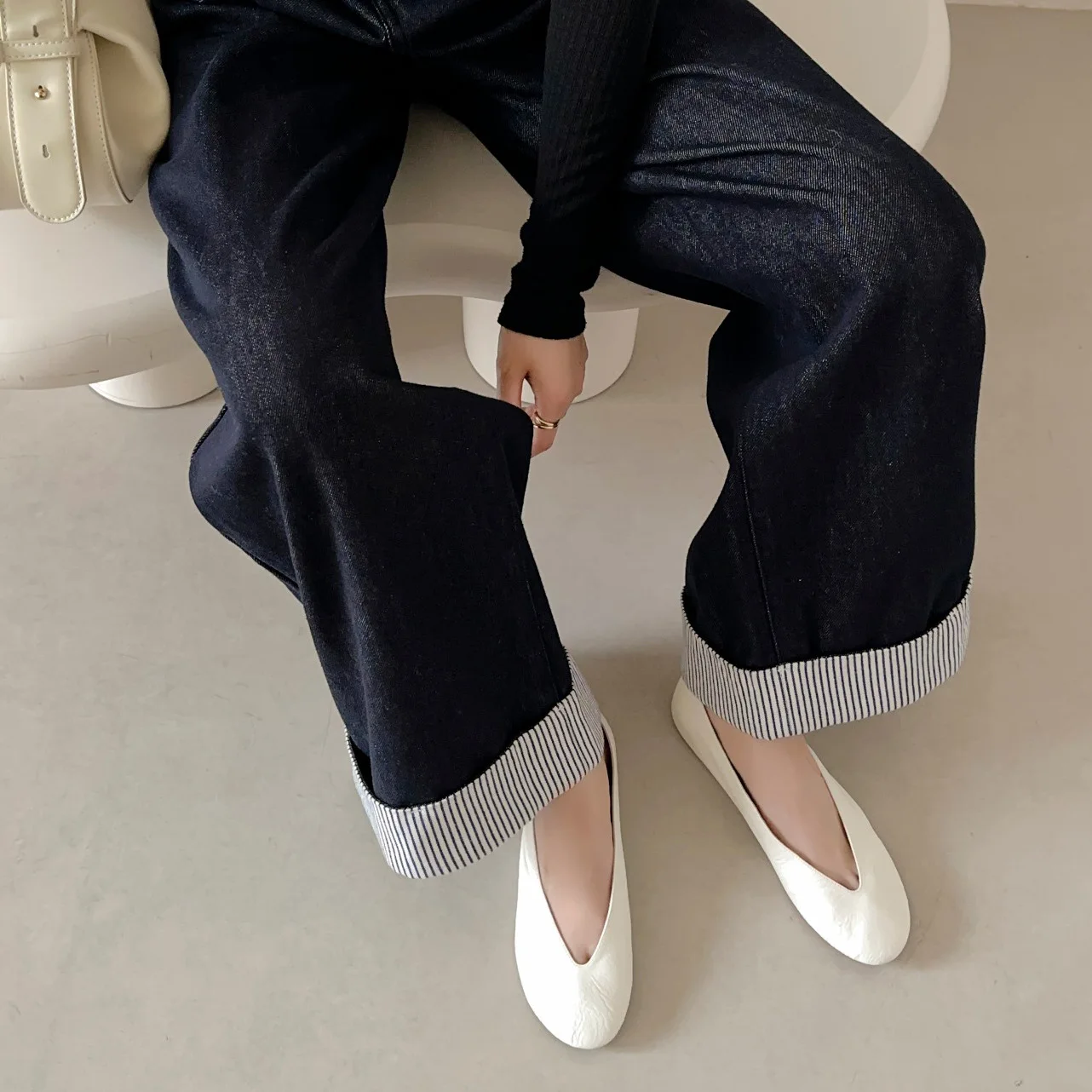 Dave&di French Minimalist Soft Faced Round Toe Ballet Single Shoes For Summer Of 26 New Flat Bottomed Commuting Mary Jane Shoes
Dave&di French Minimalist Soft Faced Round Toe Ballet Single Shoes For Summer Of 26 New Flat Bottomed Commuting Mary Jane Shoes