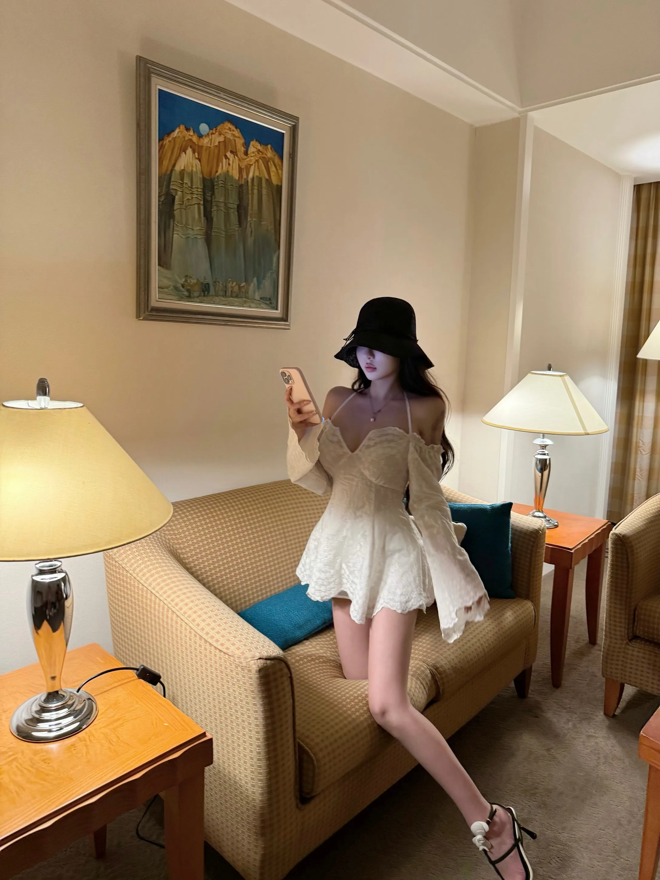 Chen Yinduo Korean Style Embroidered Floral Long Sleeve Bell Sleeve One Shoulder Dress Women's Summer Spring Autumn Dress
Chen Yinduo Korean Style Embroidered Floral Long Sleeve Bell Sleeve One Shoulder Dress Women's Summer Spring Autumn Dress