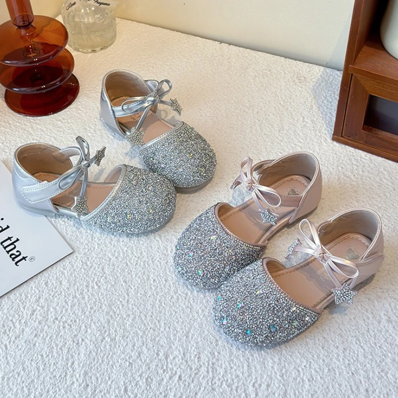 Girl Crystal Princess Shoe2026Spring Autumn New Korean Edition Girl Soft Single Shoe Fashion Girl Slip Party Student LoafersShoe
Girl Crystal Princess Shoe2026Spring Autumn New Korean Edition Girl Soft Single Shoe Fashion Girl Slip Party Student LoafersShoe