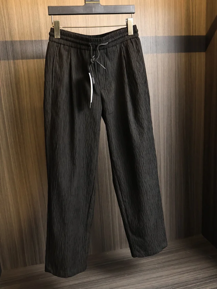 Men's Fashionable Pleated Straight Leg Casual Pants Breathable Lightweight Spring Summer Trousers Urban Style Elastic Waist
Men's Fashionable Pleated Straight Leg Casual Pants Breathable Lightweight Spring Summer Trousers Urban Style Elastic Waist