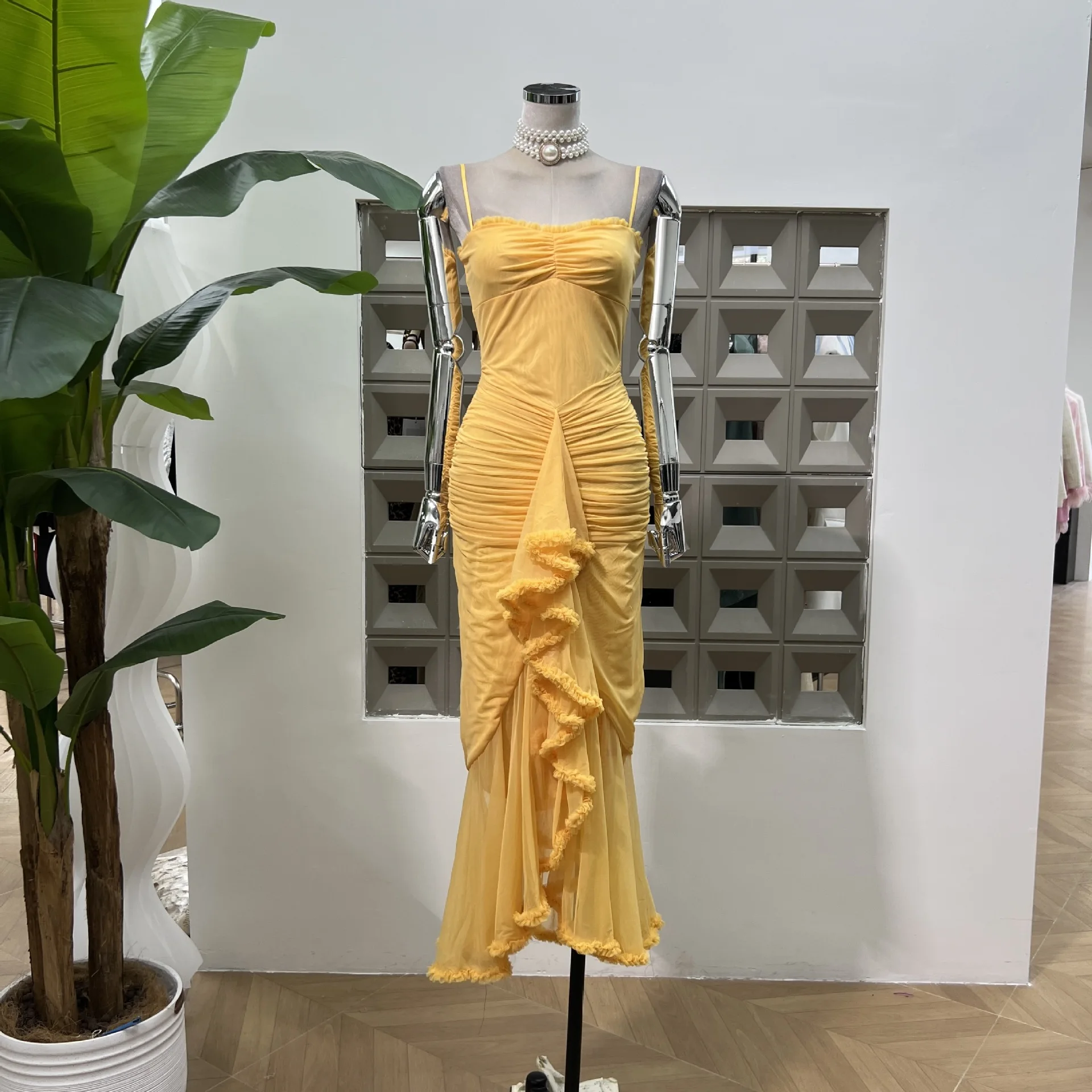 Yellow Falbala Mesh Strapless Crinkle Holiday Dresses 2025 Summer New High Waist Brithday Party Dress Fashion Women's Clothes
Yellow Falbala Mesh Strapless Crinkle Holiday Dresses 2025 Summer New High Waist Brithday Party Dress Fashion Women's Clothes