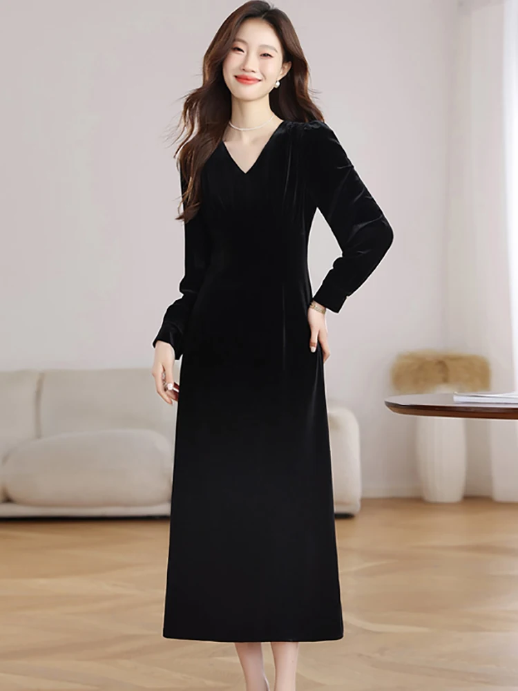 Autumn Winter Black Velvet Long Sleeve V-Neck Maxi Dress Women Vintage Hepburn Luxury Dress 2026 Korean Elegant Bodycon Dresses
Autumn Winter Black Velvet Long Sleeve V-Neck Maxi Dress Women Vintage Hepburn Luxury Dress 2026 Korean Elegant Bodycon Dresses