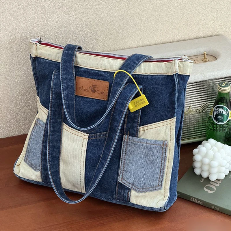 New Large Capacity Tote Bag, Irregular Fashion Shoulder Bag, Washed Denim Patchwork
New Large Capacity Tote Bag, Irregular Fashion Shoulder Bag, Washed Denim Patchwork