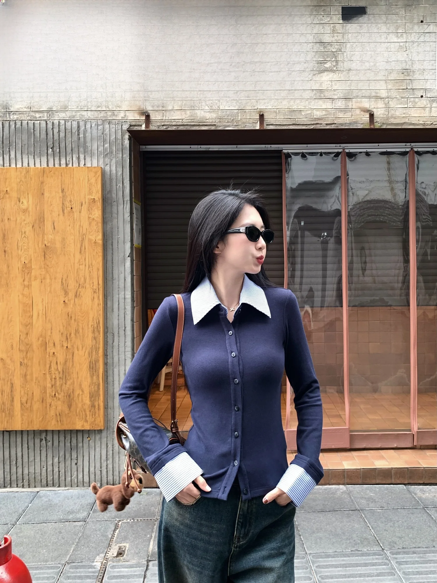 Женский повседневный вязаный топ Slim Fit из смесового хлопка с длинным рукавом, двухцветный, в стиле колор-блок, с базовым дизайном
Женский повседневный вязаный топ Slim Fit из смесового хлопка с длинным рукавом, двухцветный, в стиле колор-блок, с базовым дизайном