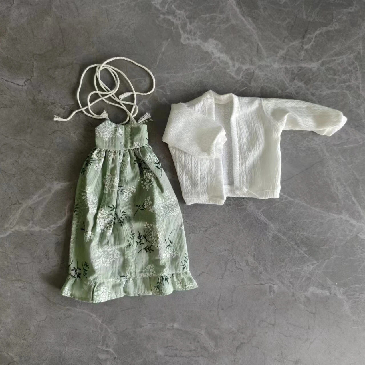 1/4 Doll's Clothes Suit for 45cm Bjd Doll Printing Strap Dress Cotton Clothing Dress Up Toys Play House Doll Accessories,No Doll
1/4 Doll's Clothes Suit for 45cm Bjd Doll Printing Strap Dress Cotton Clothing Dress Up Toys Play House Doll Accessories,No Doll