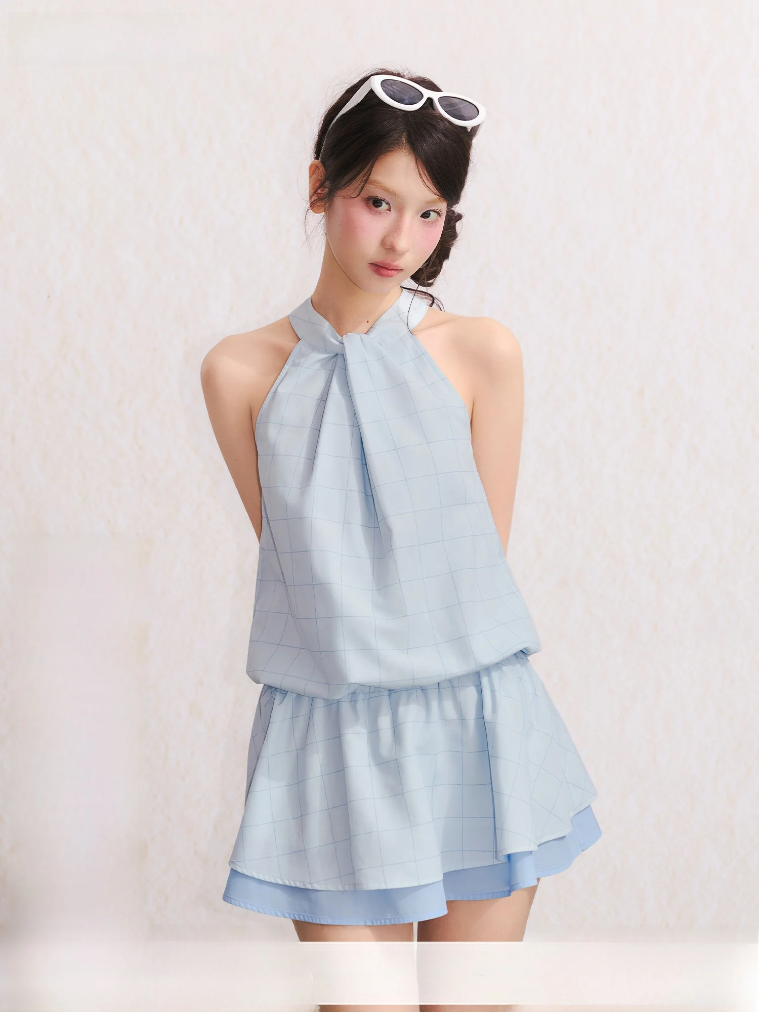 Sweet Umoumo Summer Floral Print Knot Neckline Sleeveless Gathered Waist Slimming Dress for Young Women Date Travel Daily Wear
Sweet Umoumo Summer Floral Print Knot Neckline Sleeveless Gathered Waist Slimming Dress for Young Women Date Travel Daily Wear