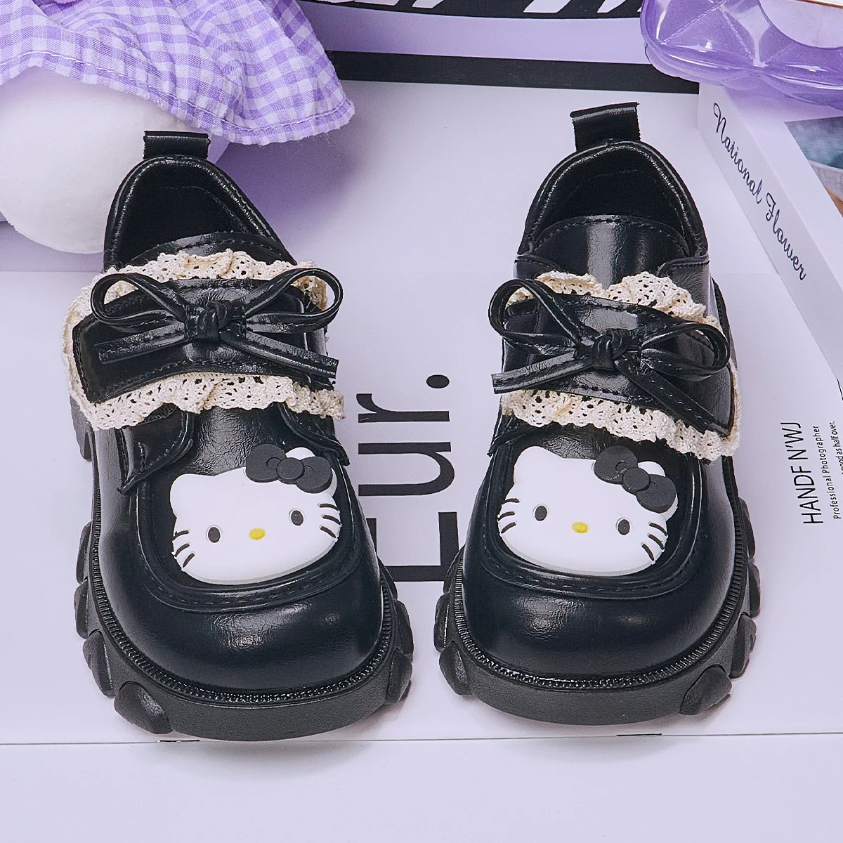 Детская повседневная обувь, обувь из искусственной кожи, весенняя обувь с мультяшным бантом для девочек, черные туфли на толстой подошве с нескользящей липучкой, размер 23-36
Детская повседневная обувь, обувь из искусственной кожи, весенняя обувь с мультяшным бантом для девочек, черные туфли на толстой подошве с нескользящей липучкой, размер 23-36