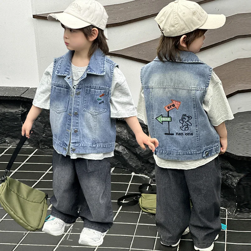 Children Denim Sleeveless Jacket with Cartoon Bear for Tween Boy Girl Casual Denim Vest Elegant Baby Kids Jeans Waistcoat Outfit
Children Denim Sleeveless Jacket with Cartoon Bear for Tween Boy Girl Casual Denim Vest Elegant Baby Kids Jeans Waistcoat Outfit
