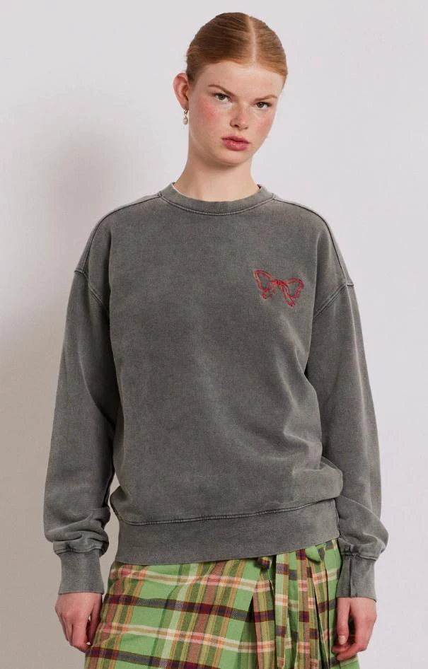 Women s Spring Autumn Loose Sweatshirt Long Sleeve Round Neck Bow Embroidery Pullover
Women s Spring Autumn Loose Sweatshirt Long Sleeve Round Neck Bow Embroidery Pullover