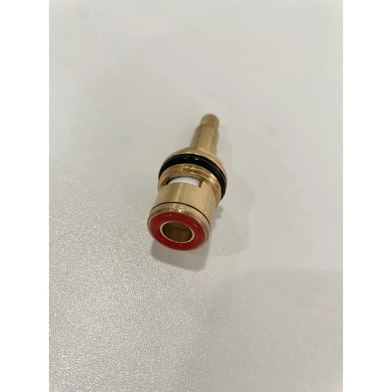 Полностью разъемный картридж для смесителя горячей и холодной воды, подходит для домашнего использования и отелей, универсальный для сантехнических принадлежностей отелей.
Полностью разъемный картридж для смесителя горячей и холодной воды, подходит для домашнего использования и отелей, универсальный для сантехнических принадлежностей отелей.