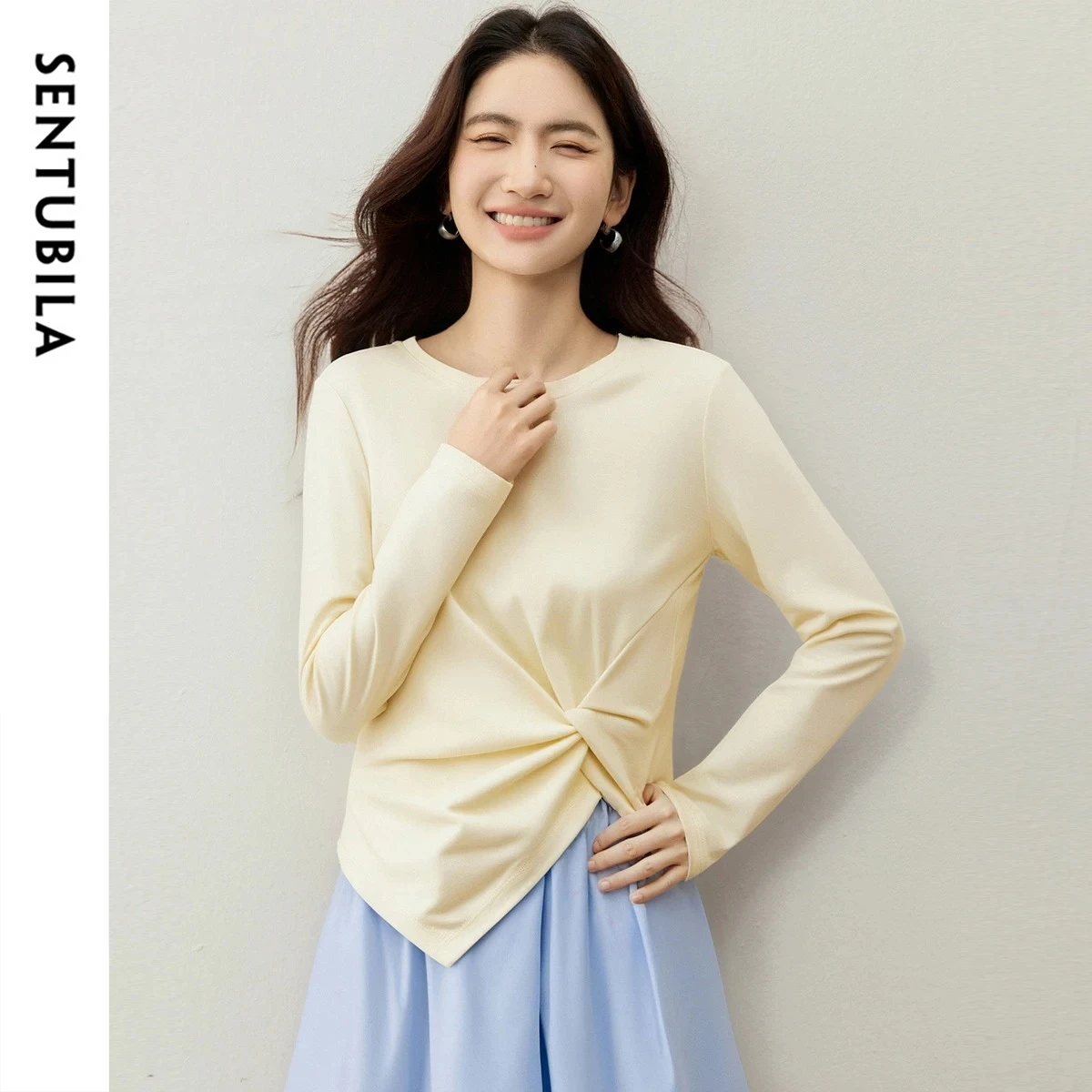 SENTUBILA Women's Cotton T-Shirt 2026 New Fashion Office Knot Front Asymmetrical Hem Casual Daily Slim Long Sleeve Top 153TA2337
SENTUBILA Women's Cotton T-Shirt 2026 New Fashion Office Knot Front Asymmetrical Hem Casual Daily Slim Long Sleeve Top 153TA2337