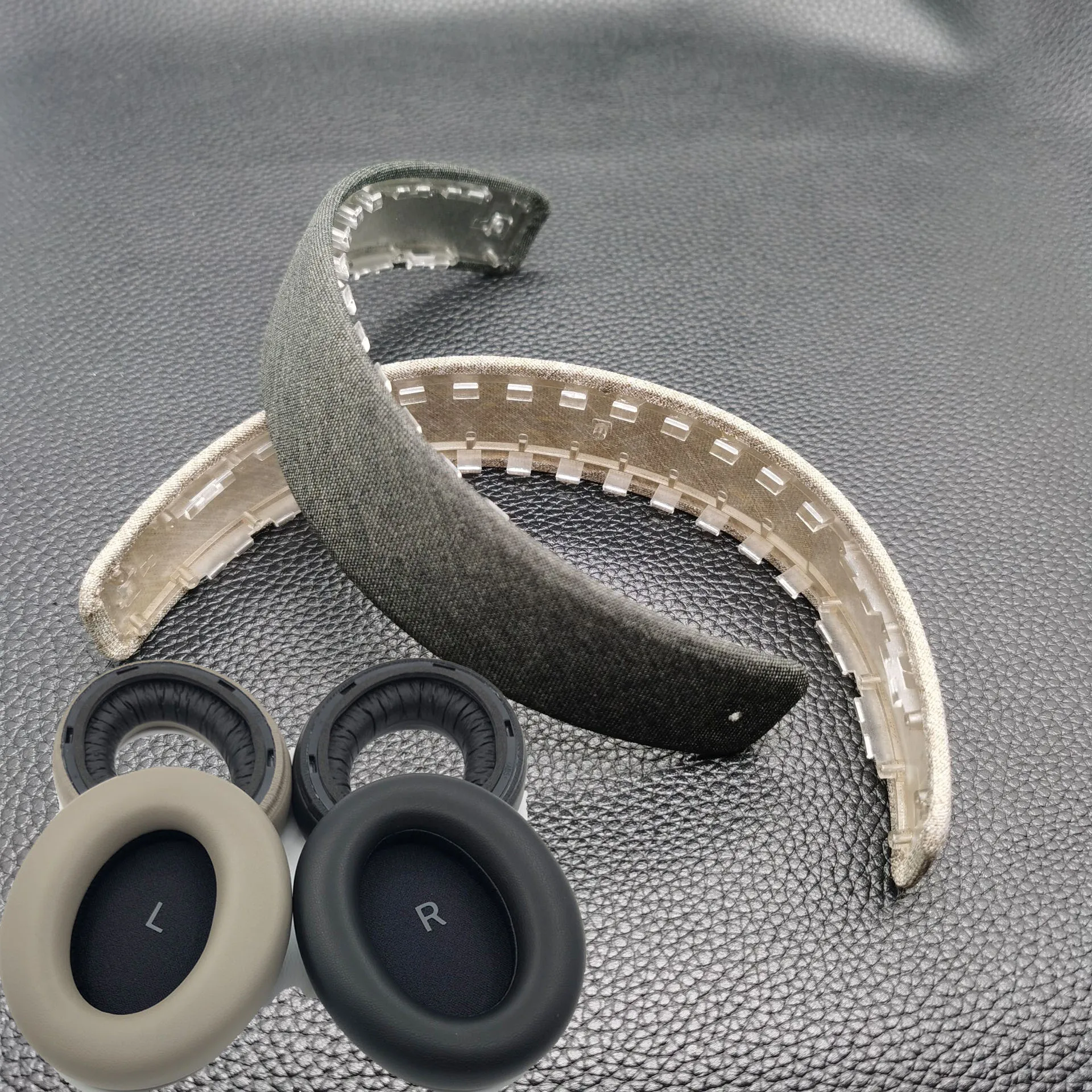 Momentum4 Earpads for Sennheiser Momentum 4 Wireless Headphone Headstrap Ear Pad Cushion Earmuff Cover
Momentum4 Earpads for Sennheiser Momentum 4 Wireless Headphone Headstrap Ear Pad Cushion Earmuff Cover