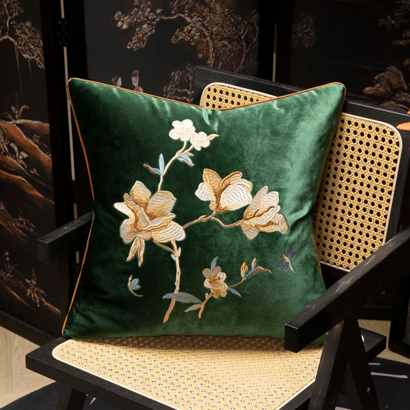 Chinese-style High-end Pillowcase Velvet White Magnolia Flower Embroidered Pillow Sofa Cushion Home Decoration 45x45cm/50x50cm
Chinese-style High-end Pillowcase Velvet White Magnolia Flower Embroidered Pillow Sofa Cushion Home Decoration 45x45cm/50x50cm