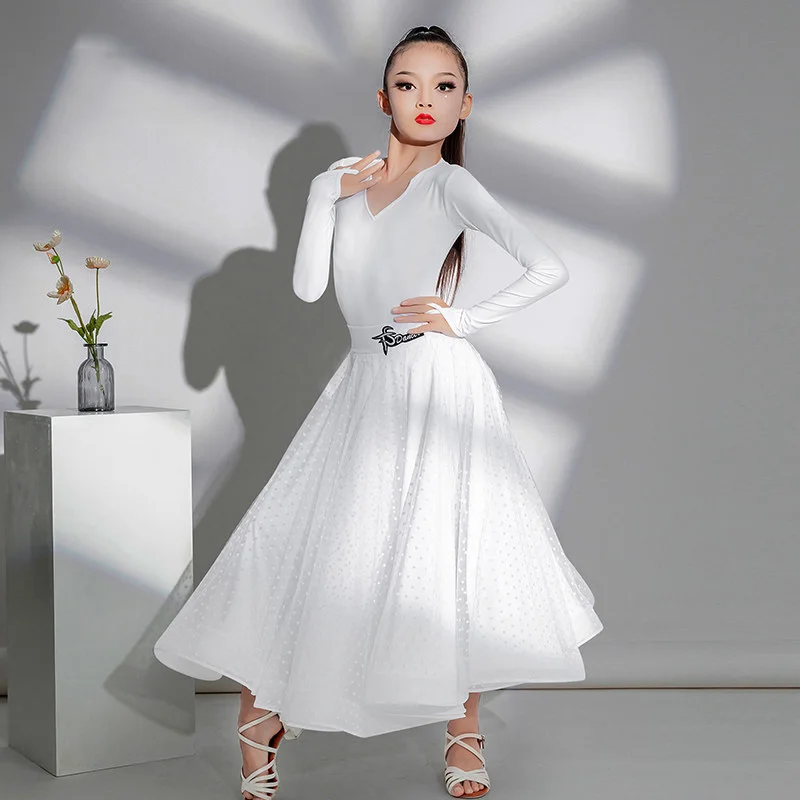 White Latin Ballroom Dancewear Modern Training Outfit Children's Ballroom Dance Professional Competition Performance Costume
White Latin Ballroom Dancewear Modern Training Outfit Children's Ballroom Dance Professional Competition Performance Costume