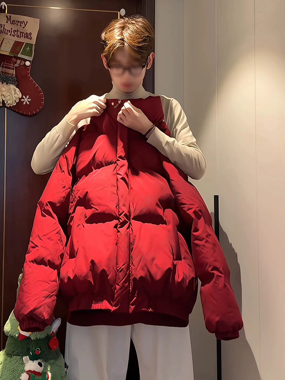 Новогодняя красная хлопковая куртка-жакет для мужчин, зимняя, в американском ретро-стиле, утепленная, из хлопка, молодежный тренд
Новогодняя красная хлопковая куртка-жакет для мужчин, зимняя, в американском ретро-стиле, утепленная, из хлопка, молодежный тренд