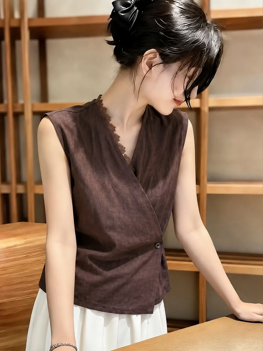 V-Neck Lace Patchwork Slim Fit Sleeveless Vest Commute Summer Outerwear Elegant Top Women's plus Size Fashion Casual Wear
V-Neck Lace Patchwork Slim Fit Sleeveless Vest Commute Summer Outerwear Elegant Top Women's plus Size Fashion Casual Wear